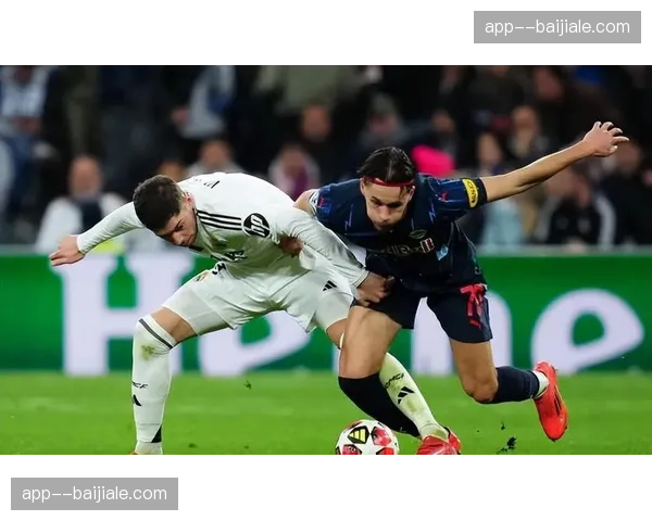 皇马十人应战最后阶段：安切洛蒂换人调整与防守阵型压缩的时间节点分析