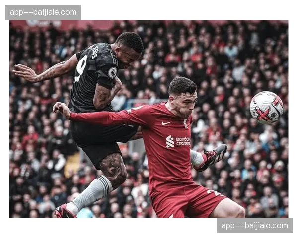 西汉姆联定位球战术的精细化：绍切克头球破门的跑位路线设计